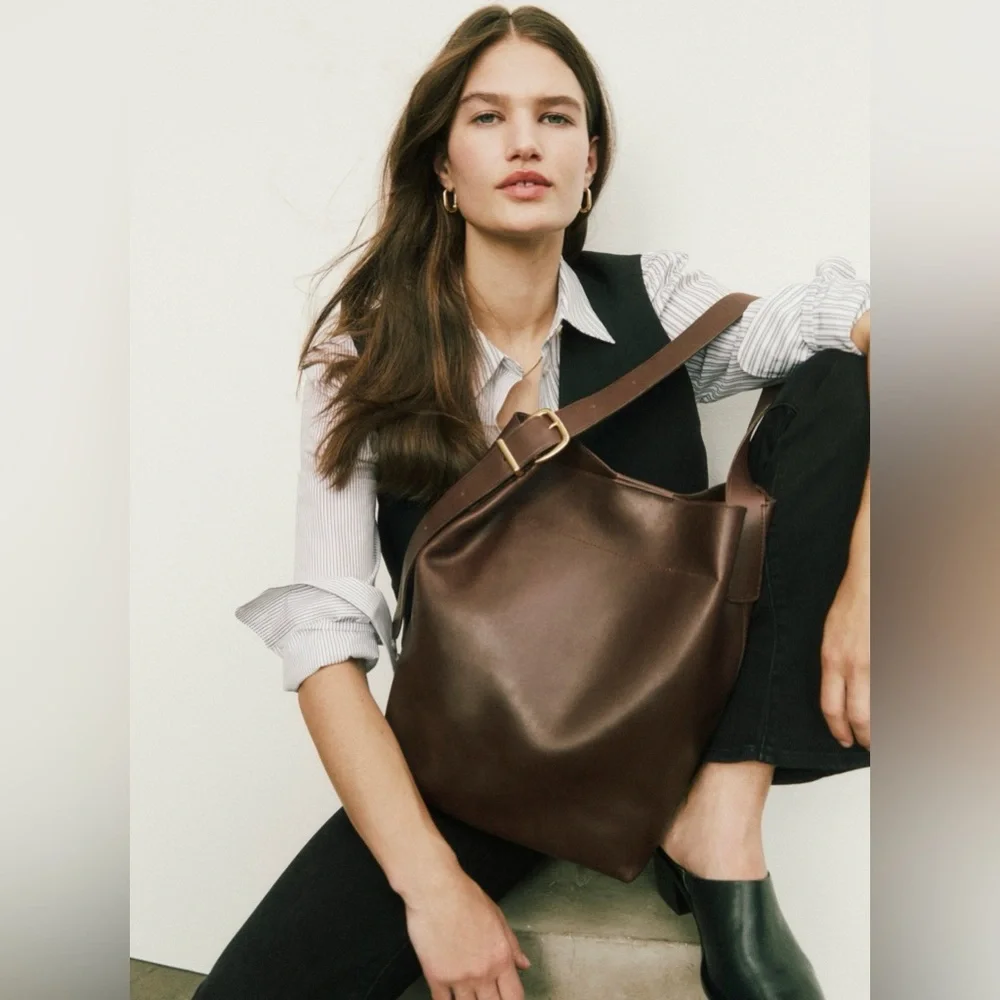 🤎 NWT Madewell The Essential Bucket Tote ~ Chocolate Raisin - Picture 4 of 10